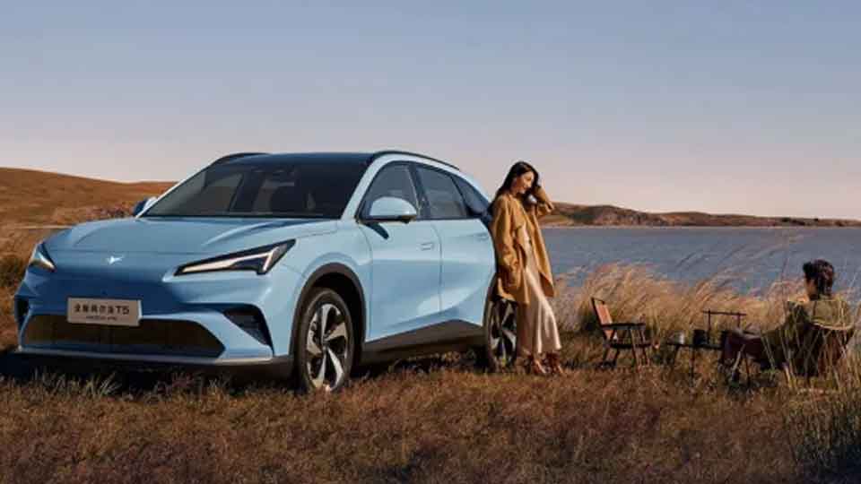 北汽極狐全新阿爾法T5 開啟預(yù)售